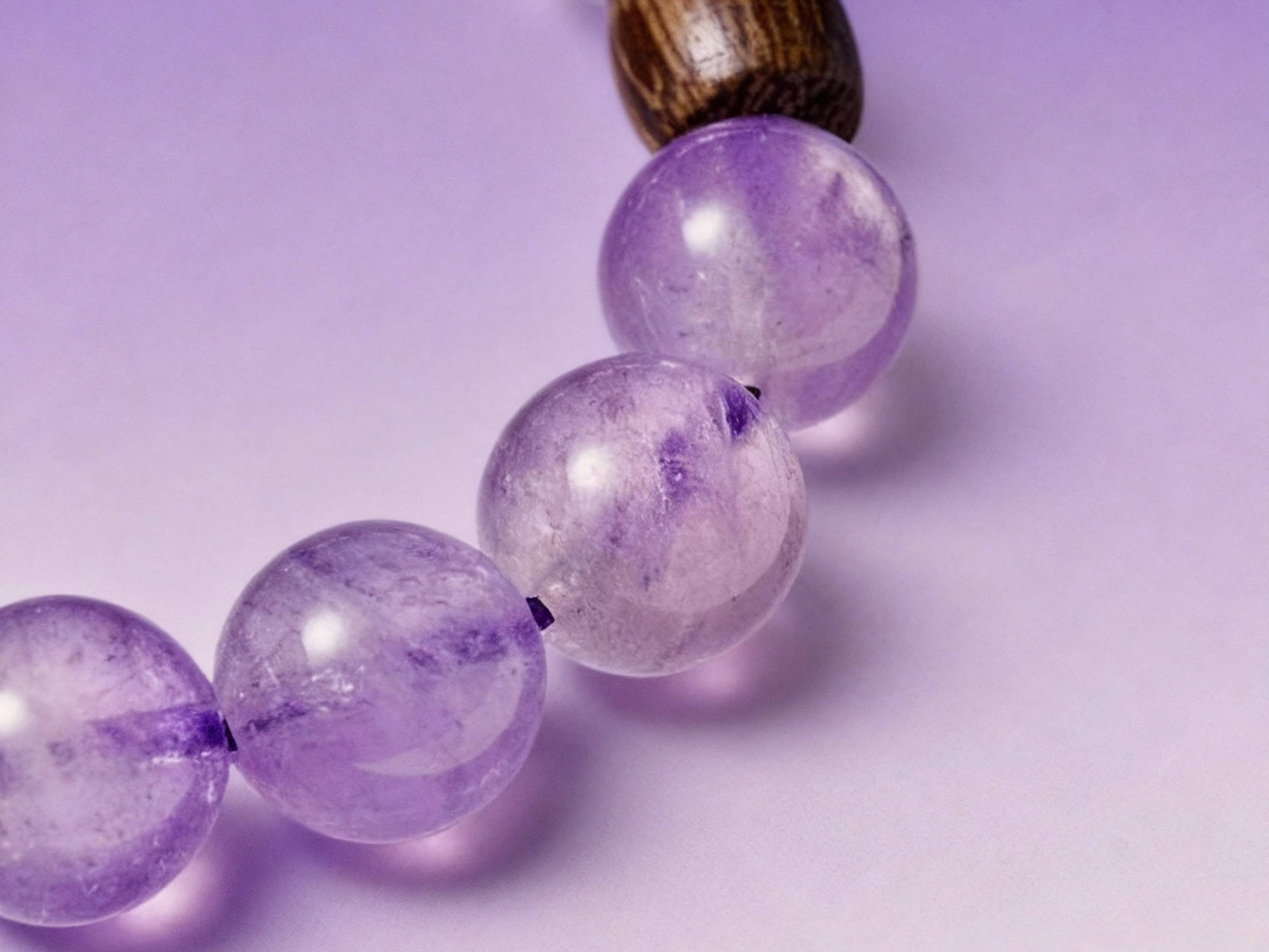 How to Choose Jewelry That Looks Expensive (Without Being Flashy)