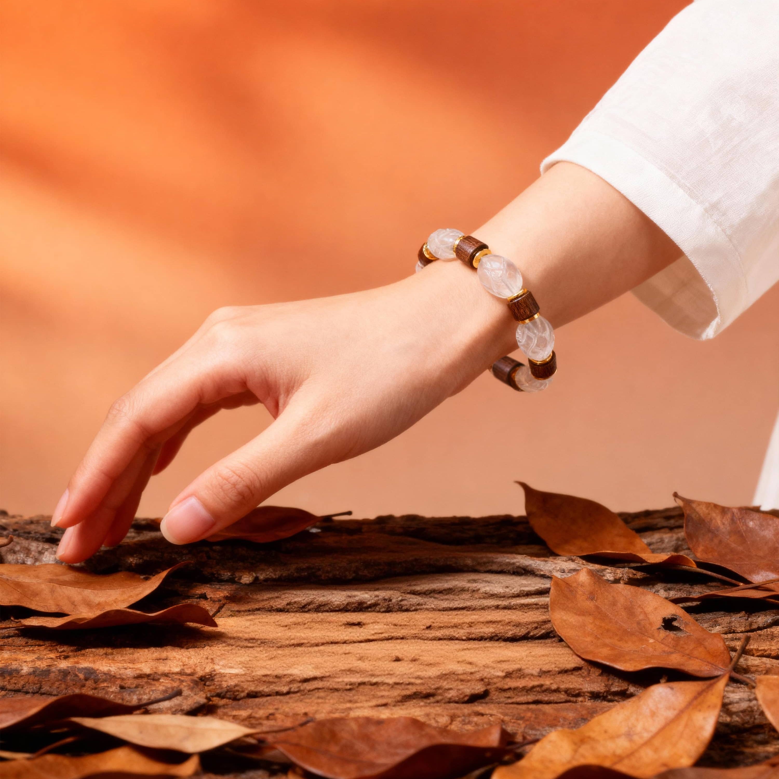 How to Build a Minimalist Jewelry Collection That Works for Everything