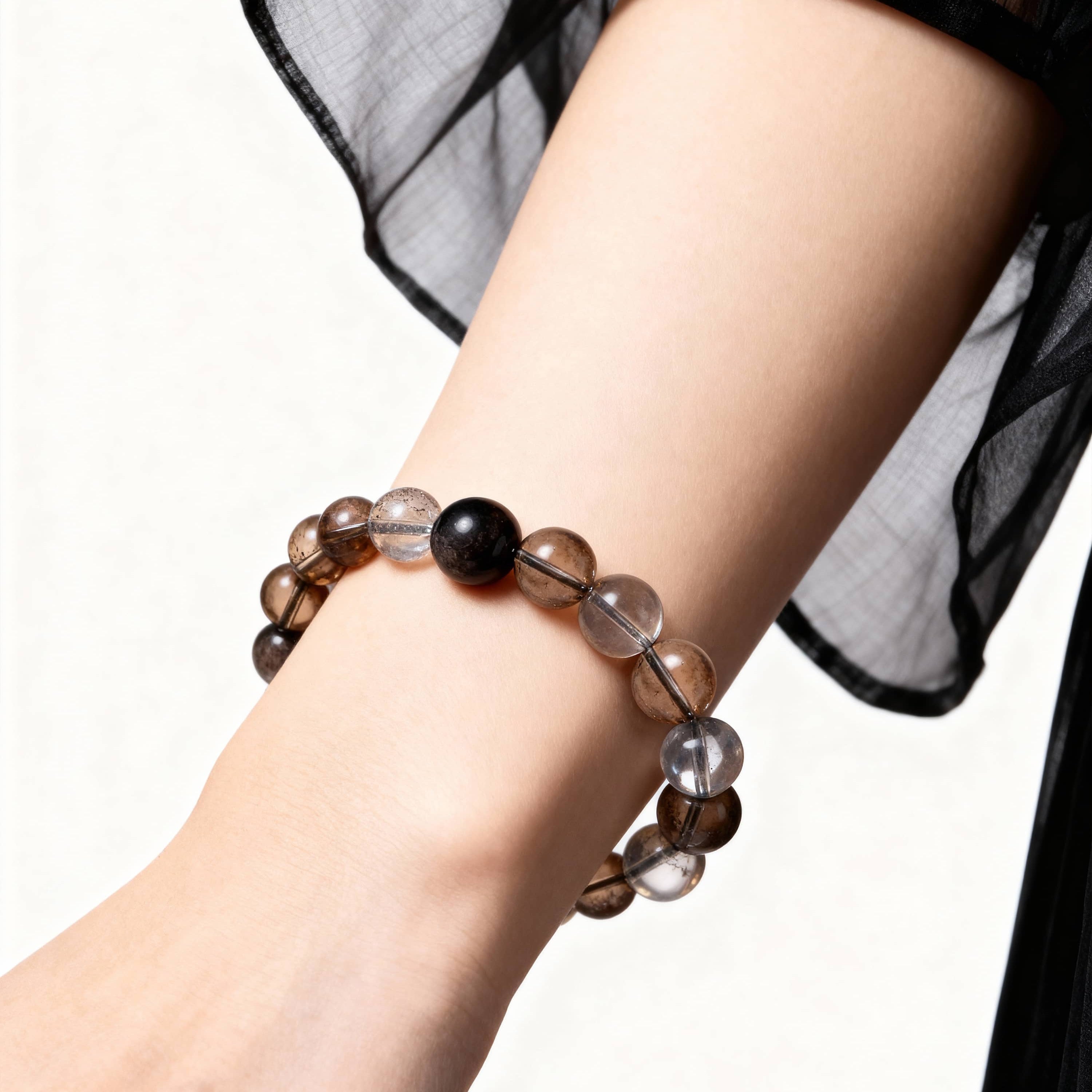 How to Choose Jewelry That Makes You Look More Polished Instantly