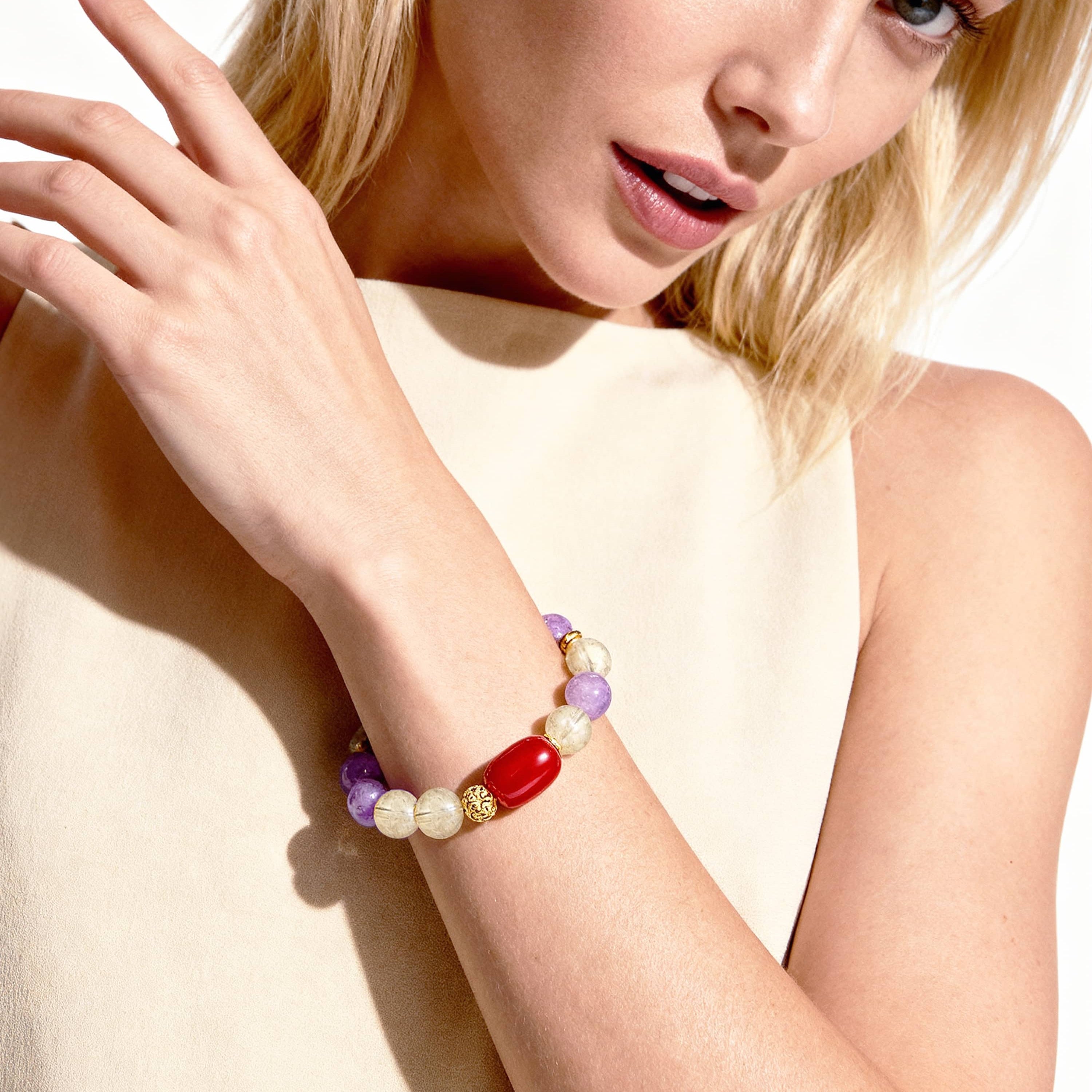 How Jewelry Influences First Impressions